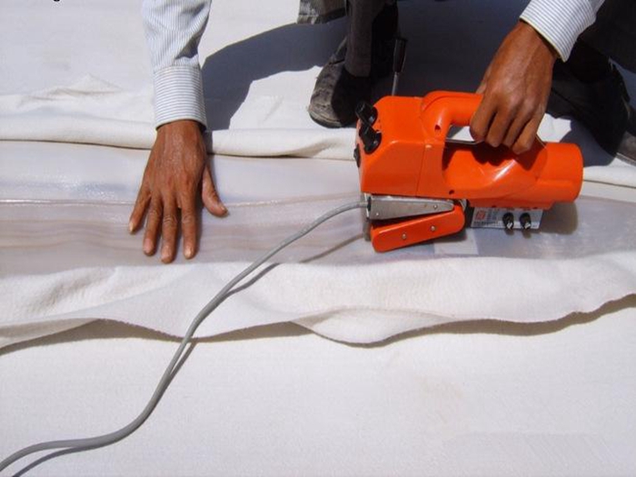 复合土工膜施工