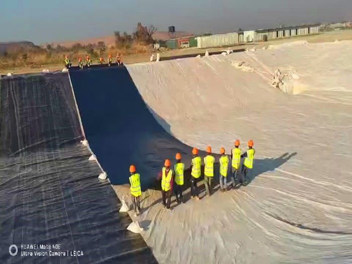 1688178793729627.jpg 两布一膜施工.jpg